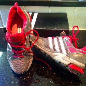 Like NEW! Adidas Supernova Riot Running Jogging Trail Shoes Grey/Silver
